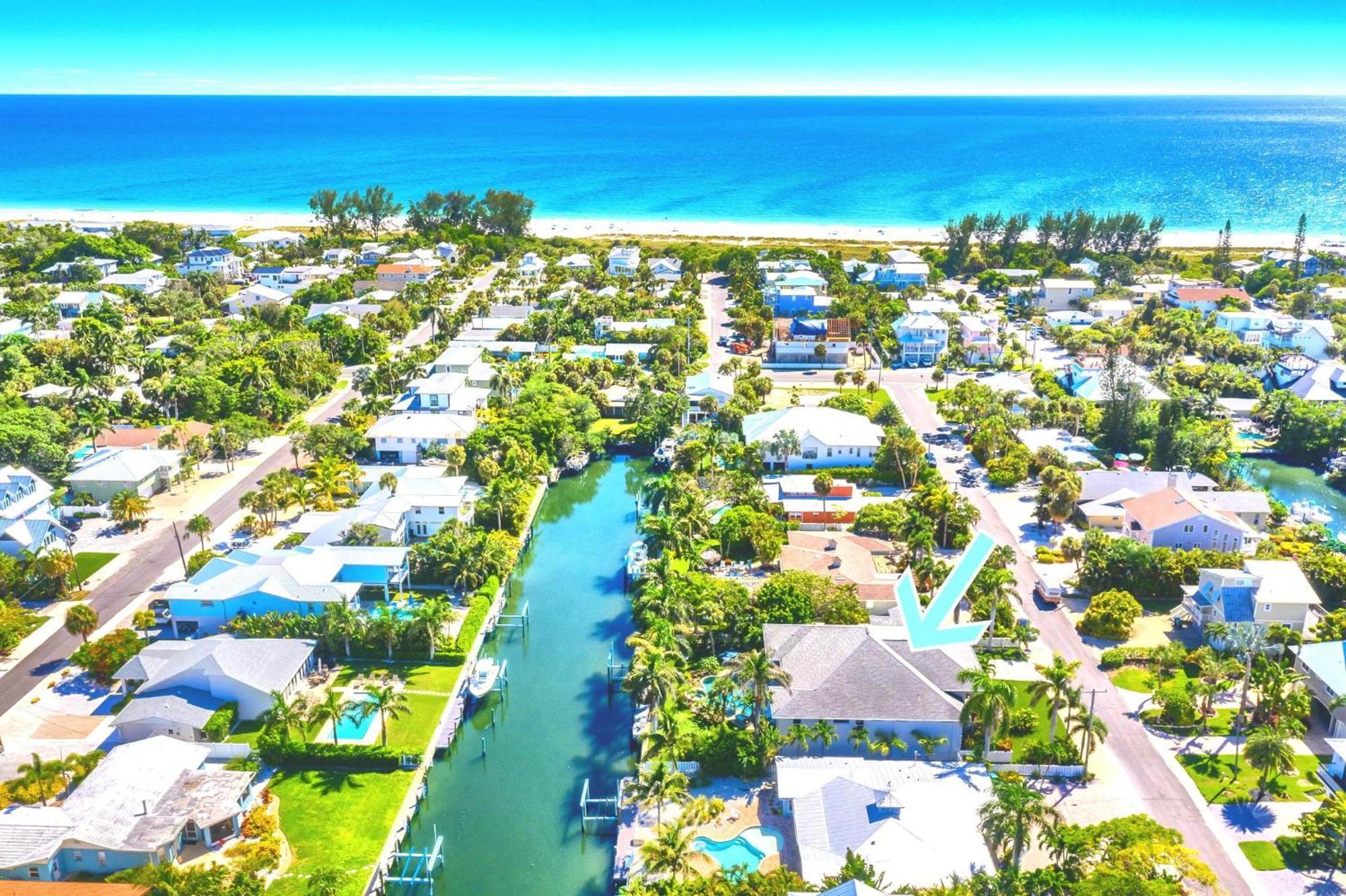Bikinis And Martinis Waterfront Canal Villa Anna Maria Exteriör bild